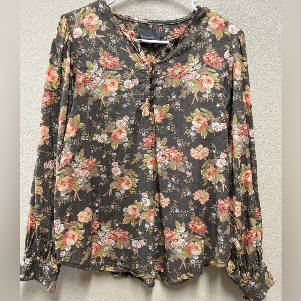 Anthropologie blouse, light weight, puffy sleeves.